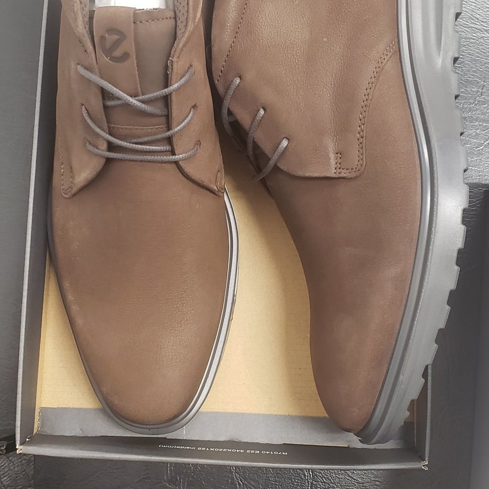 Men Chukka Shoes (NWT)